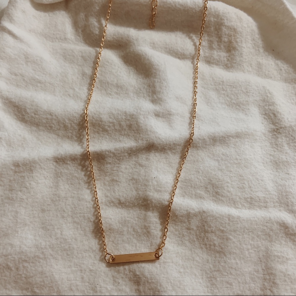 n e w | dainty gold bar necklace✨🌙 - Picture 3 of 5